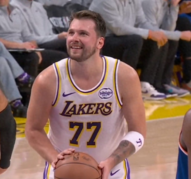 半岛体育在线-仅用500场，东契奇创造21世纪绝无仅有纪录，比詹杜科库还要快|湖人|奥斯汀-里弗斯|八村塁|纽约尼克斯队|洛杉矶湖人队_新浪体育_新浪新闻